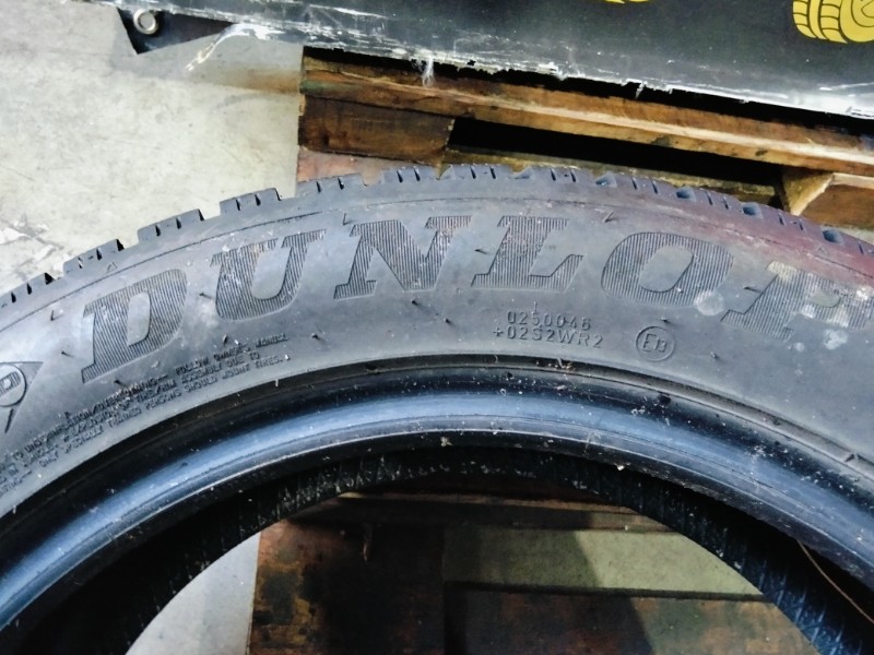 2 Gomme usate 215 55 17 Pneumatici Invernali DUNLOP 2 Gomme usate 215 55 17 Pneumatici Invernali DUNLOP