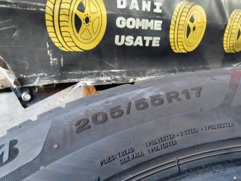 4 Gomme usate 205 55 17 Pneumatici Invernali BRIDGESTONE 4 Gomme usate 205 55 17 Pneumatici Invernali BRIDGESTONE