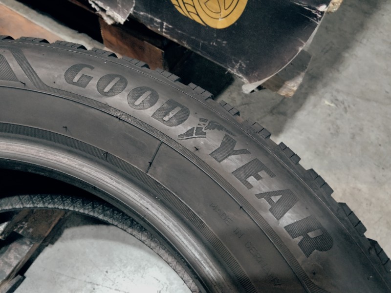 4 Gomme usate 205 55 16 Pneumatici Invernali GOODYEAR 4 Gomme usate 205 55 16 Pneumatici Invernali GOODYEAR