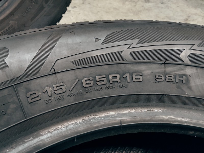 4 Gomme usate 215 65 16 Pneumatici Invernali GOODYEAR 4 Gomme usate 215 65 16 Pneumatici Invernali GOODYEAR