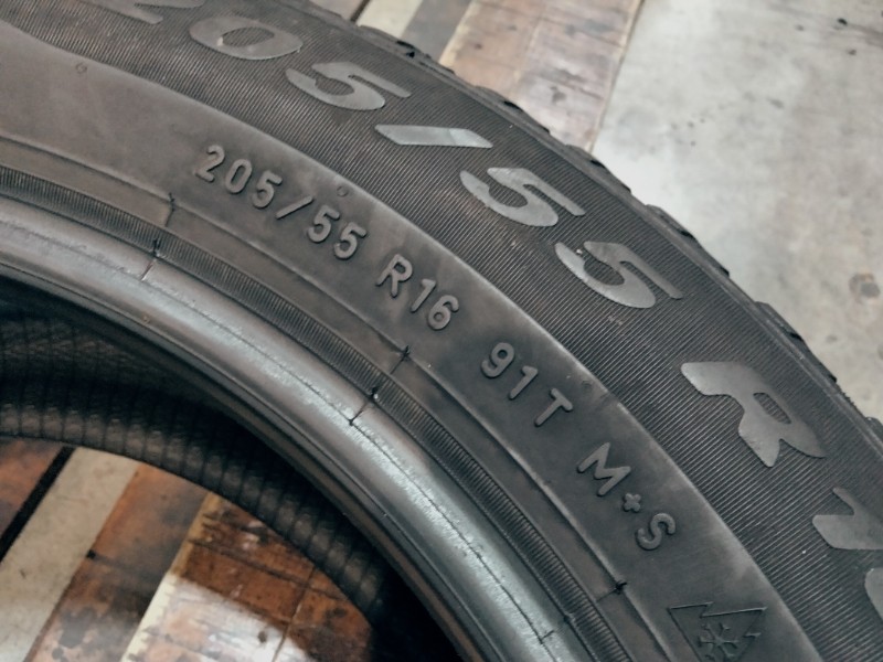 2 Gomme usate 205 55 16 Pneumatici Invernali PIRELLI 2 Gomme usate 205 55 16 Pneumatici Invernali PIRELLI