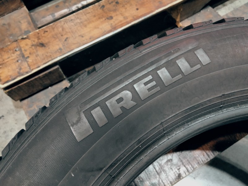 2 Gomme usate 205 55 16 Pneumatici Invernali PIRELLI 2 Gomme usate 205 55 16 Pneumatici Invernali PIRELLI