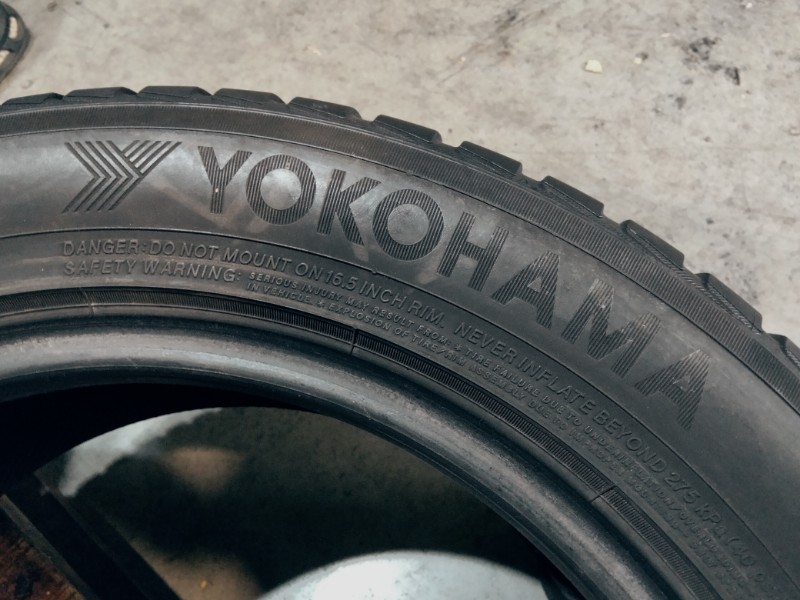 4 Gomme usate 205 55 16 Pneumatici Invernali YOKOHAMA 4 Gomme usate 205 55 16 Pneumatici Invernali YOKOHAMA
