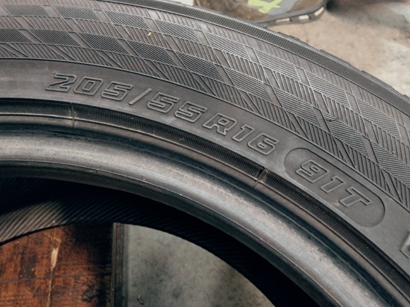 4 Gomme usate 205 55 16 Pneumatici Invernali YOKOHAMA 4 Gomme usate 205 55 16 Pneumatici Invernali YOKOHAMA