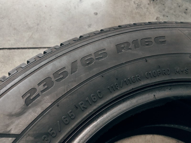 4 Gomme usate 235 65 16 C Pneumatici Invernali PIRELLI 4 Gomme usate 235 65 16 C Pneumatici Invernali PIRELLI