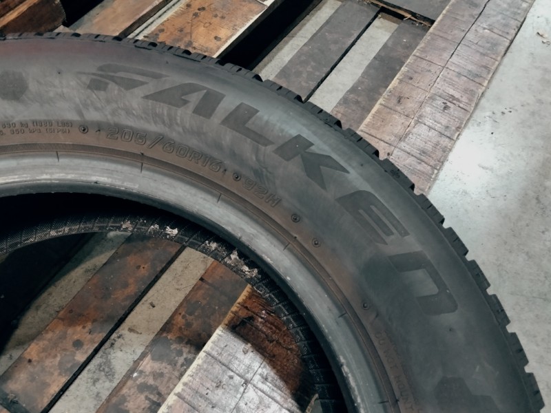 2 Gomme usate 205 60 16 Pneumatici Invernali FALKEN 2 Gomme usate 205 60 16 Pneumatici Invernali FALKEN