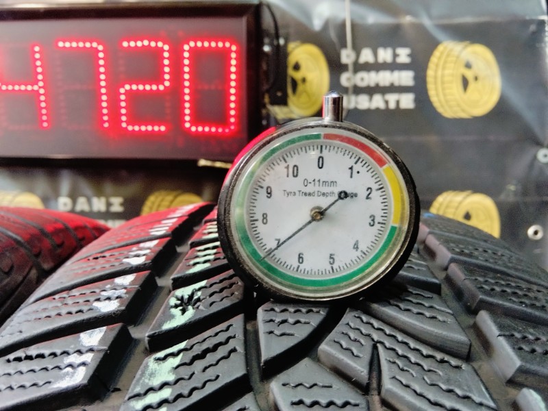 4 Gomme usate 205 55 16 Pneumatici Invernali GOODYEAR 4 Gomme usate 205 55 16 Pneumatici Invernali GOODYEAR