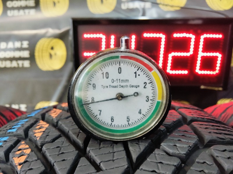 4 Gomme usate 205 60 16 Pneumatici Invernali PIRELLI 4 Gomme usate 205 60 16 Pneumatici Invernali PIRELLI