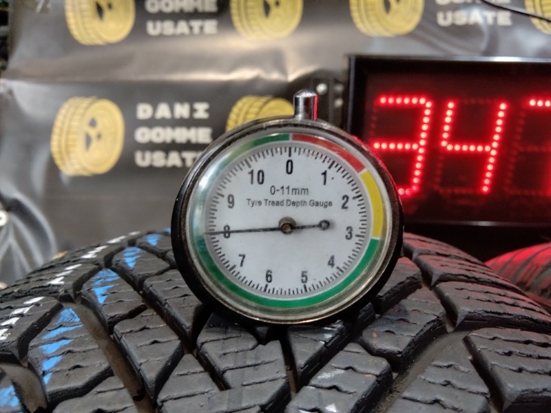 4 Gomme usate 215 60 16 Pneumatici Invernali PIRELLI 4 Gomme usate 215 60 16 Pneumatici Invernali PIRELLI
