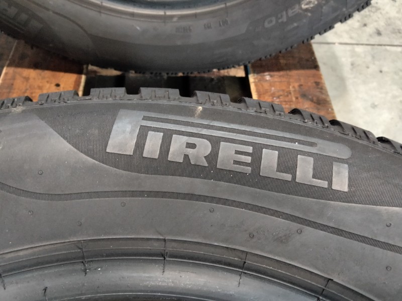 4 Gomme usate 215 60 16 Pneumatici Invernali PIRELLI 4 Gomme usate 215 60 16 Pneumatici Invernali PIRELLI