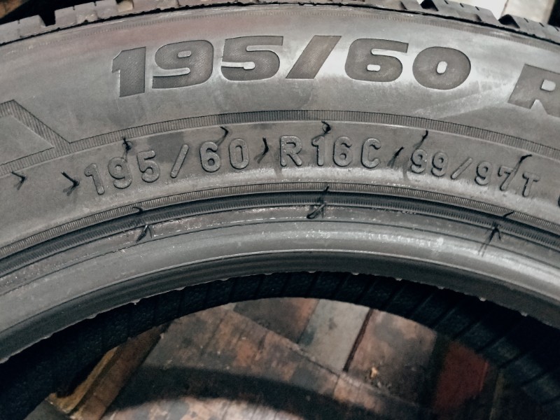 4 Gomme usate 195 60 16 C Pneumatici Invernali PIRELLI 4 Gomme usate 195 60 16 C Pneumatici Invernali PIRELLI