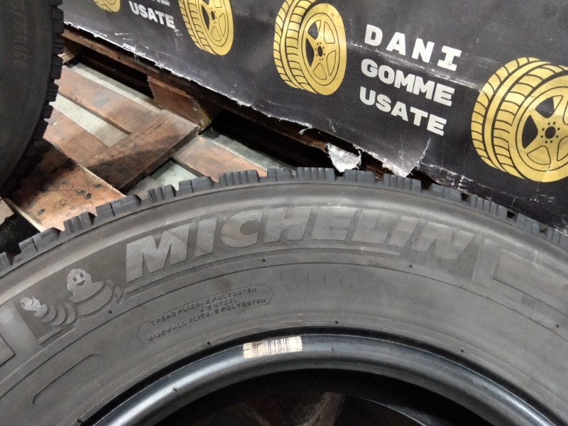 2 Gomme usate 215 75 16 C Pneumatici Invernali MICHELIN 2 Gomme usate 215 75 16 C Pneumatici Invernali MICHELIN