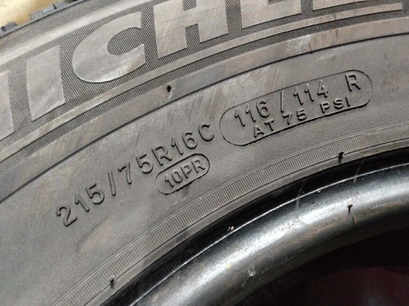 2 Gomme usate 215 75 16 C Pneumatici Invernali MICHELIN 2 Gomme usate 215 75 16 C Pneumatici Invernali MICHELIN