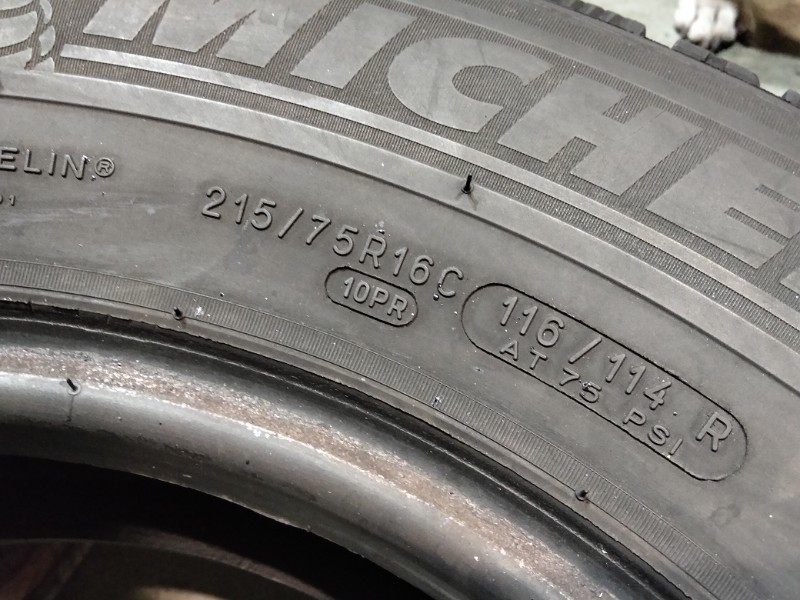 4 Gomme usate 215 75 16 C Pneumatici Invernali MICHELIN 4 Gomme usate 215 75 16 C Pneumatici Invernali MICHELIN