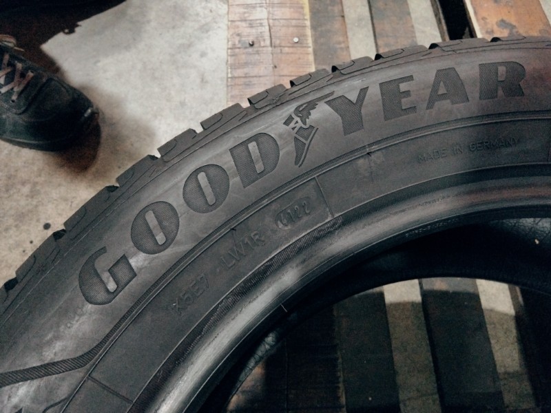 2 Gomme usate 235 55 19 Pneumatici Estivi GOODYEAR 2 Gomme usate 235 55 19 Pneumatici Estivi GOODYEAR