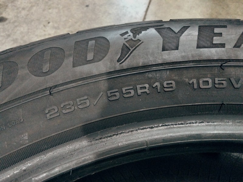 2 Gomme usate 235 55 19 Pneumatici Estivi GOODYEAR 2 Gomme usate 235 55 19 Pneumatici Estivi GOODYEAR