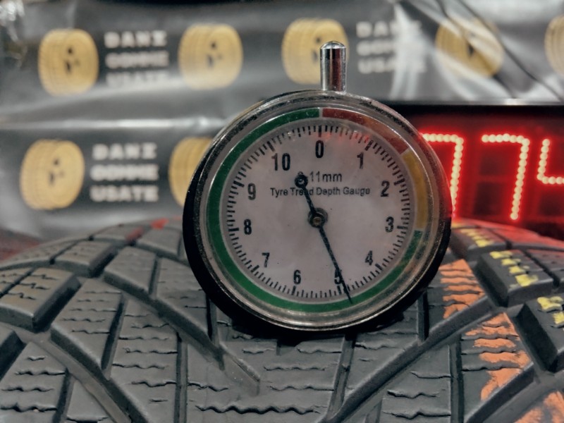 4 Gomme usate 255 45 19 Pneumatici Invernali GOODYEAR 4 Gomme usate 255 45 19 Pneumatici Invernali GOODYEAR