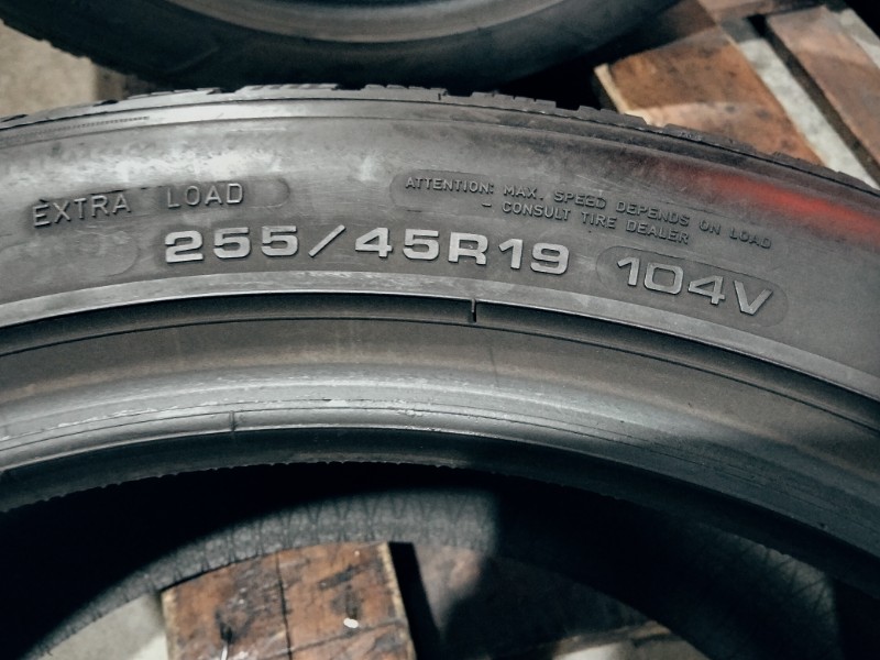 4 Gomme usate 255 45 19 Pneumatici Invernali GOODYEAR 4 Gomme usate 255 45 19 Pneumatici Invernali GOODYEAR