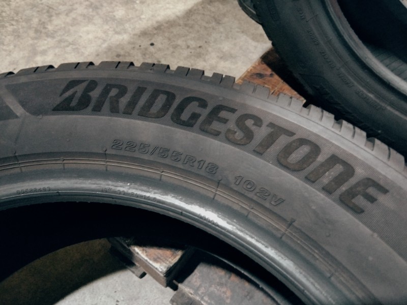4 Gomme usate 225 55 18 Pneumatici Invernali BRIDGESTONE 4 Gomme usate 225 55 18 Pneumatici Invernali BRIDGESTONE