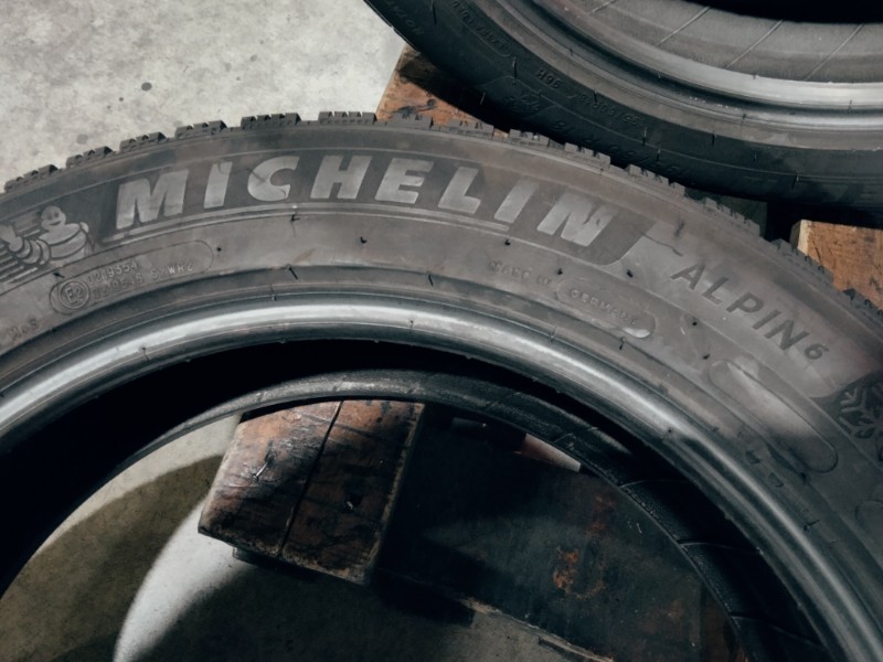 4 Gomme usate 195 60 18 Pneumatici Invernali MICHELIN 4 Gomme usate 195 60 18 Pneumatici Invernali MICHELIN
