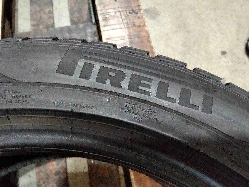 2 Gomme usate 255 45 19 Pneumatici Invernali PIRELLI 2 Gomme usate 255 45 19 Pneumatici Invernali PIRELLI
