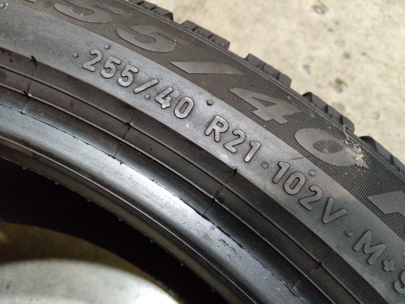 4 Gomme usate 255 40 21 Pneumatici Invernali PIRELLI 4 Gomme usate 255 40 21 Pneumatici Invernali PIRELLI