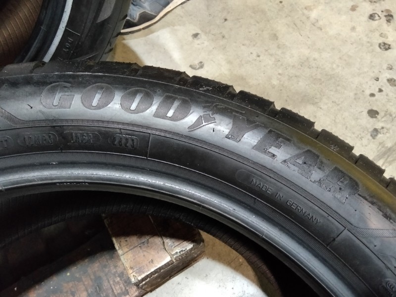 4 Gomme usate 275 45 21 Pneumatici Invernali GOODYEAR 4 Gomme usate 275 45 21 Pneumatici Invernali GOODYEAR