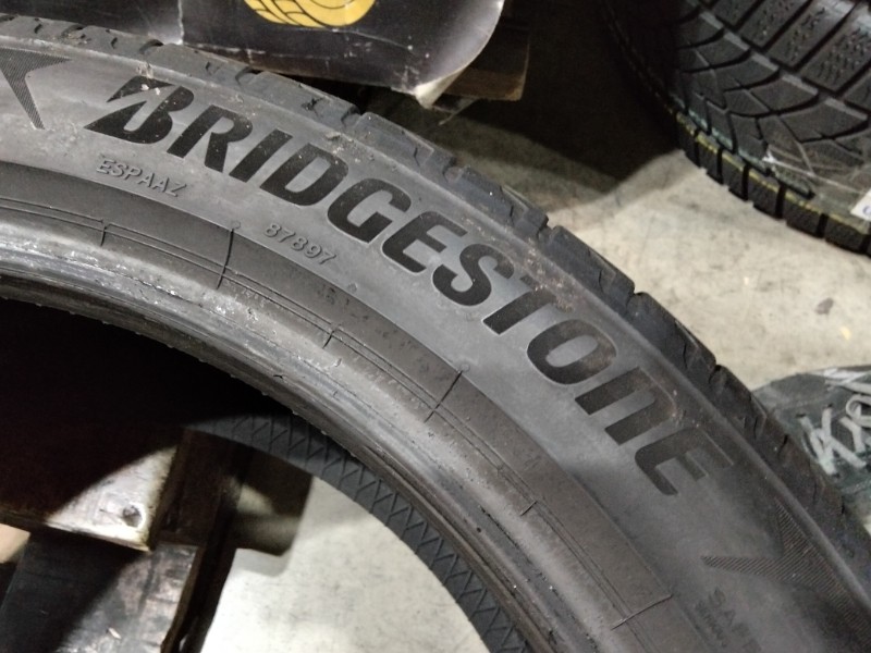 2 Gomme usate 285 40 22 Pneumatici Estivi BRIDGESTONE 2 Gomme usate 285 40 22 Pneumatici Estivi BRIDGESTONE
