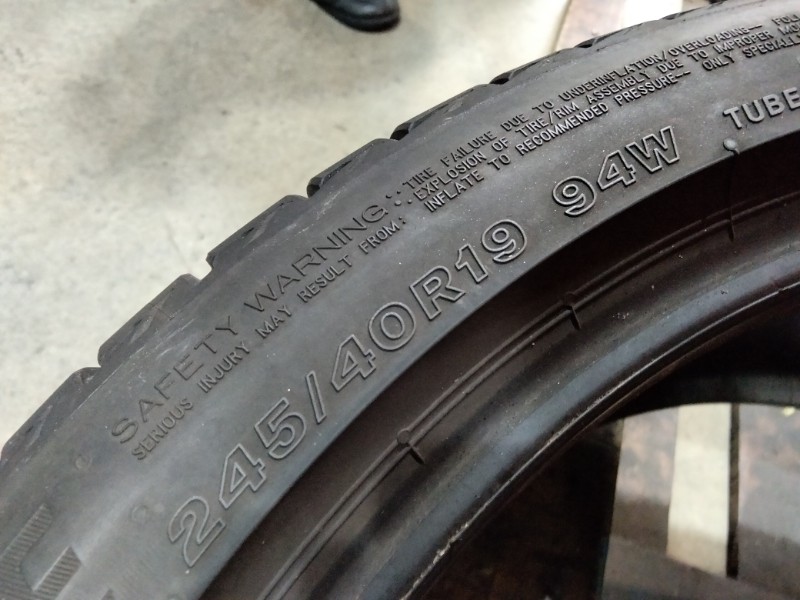 2 Gomme usate 245 40 19 Pneumatici Estivi BRIDGESTONE 2 Gomme usate 245 40 19 Pneumatici Estivi BRIDGESTONE