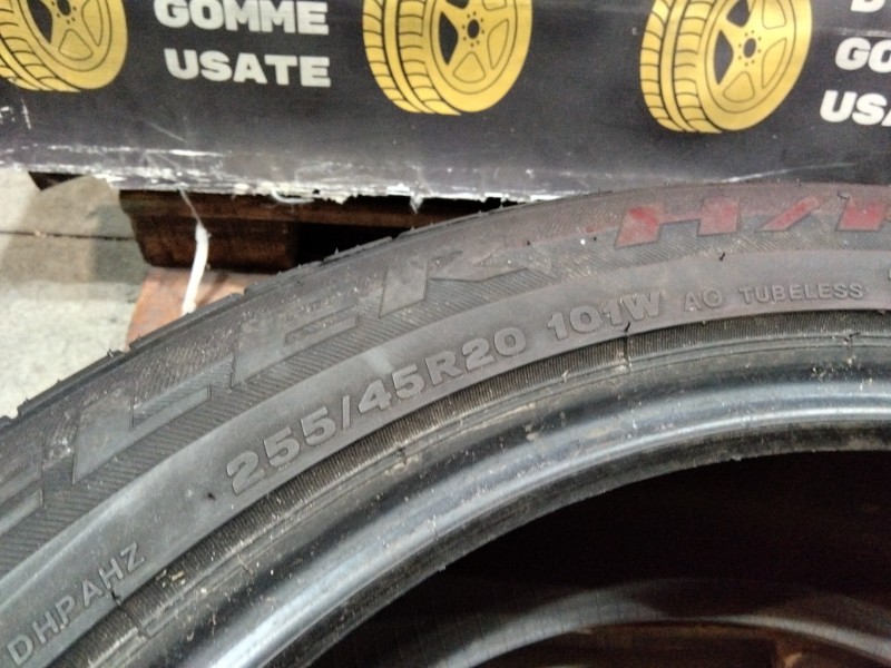 2 Gomme usate 255 45 20 Pneumatici Estivi BRIDGESTONE 2 Gomme usate 255 45 20 Pneumatici Estivi BRIDGESTONE