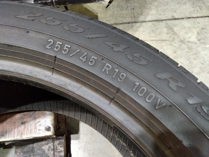 2 Gomme usate 255 45 19 Pneumatici Estivi PIRELLI 2 Gomme usate 255 45 19 Pneumatici Estivi PIRELLI