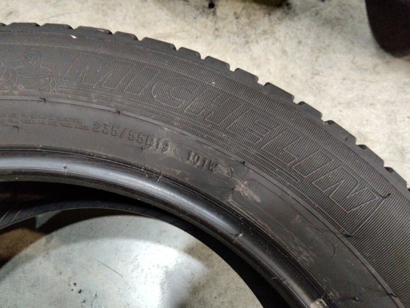 4 Gomme usate 235 55 19 Pneumatici Estivi MICHELIN 4 Gomme usate 235 55 19 Pneumatici Estivi MICHELIN