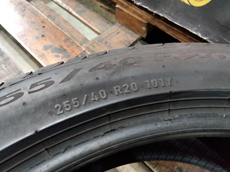 2 Gomme usate 255 40 20 Pneumatici Estivi PIRELLI 2 Gomme usate 255 40 20 Pneumatici Estivi PIRELLI