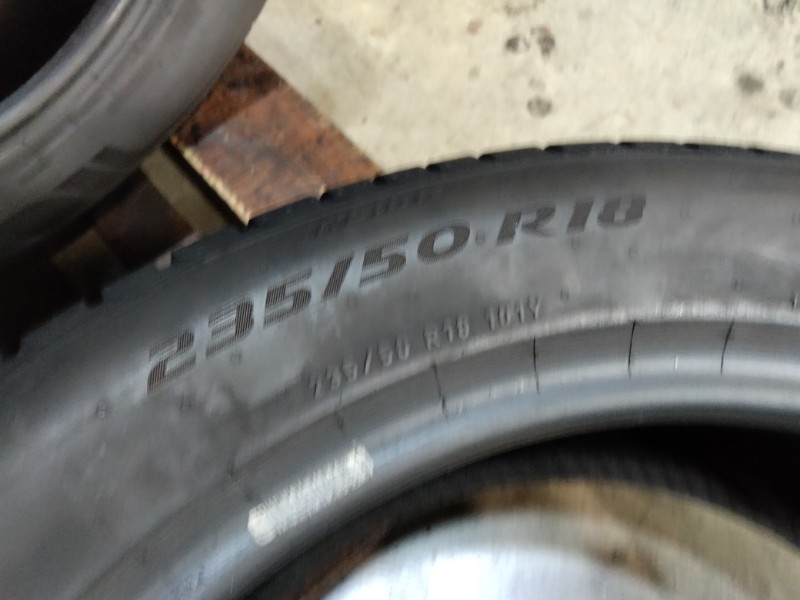4 Gomme usate 235 50 18 Pneumatici Estivi PIRELLI 4 Gomme usate 235 50 18 Pneumatici Estivi PIRELLI
