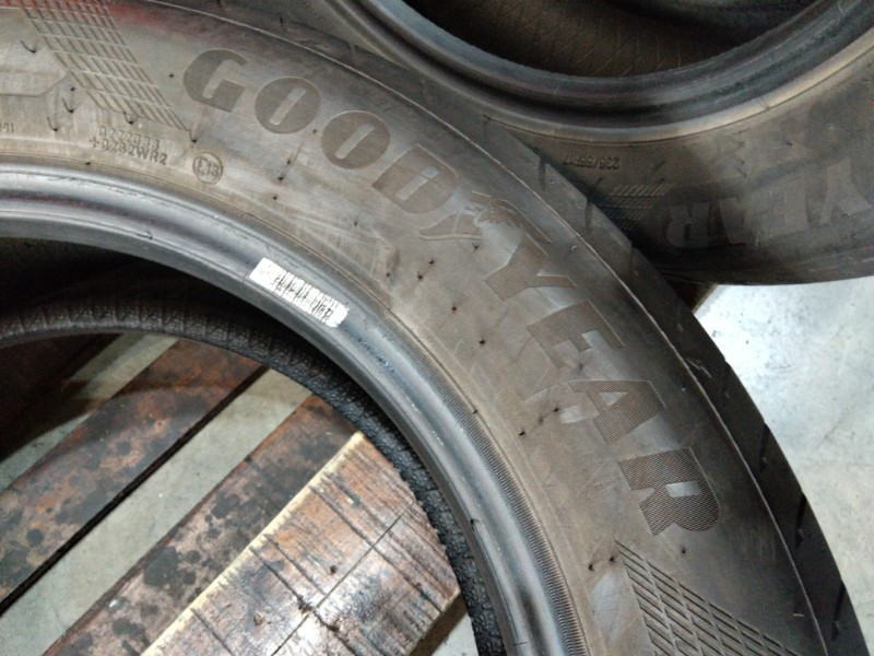 2 Gomme usate 235 55 17 Pneumatici Estivi GOODYEAR 2 Gomme usate 235 55 17 Pneumatici Estivi GOODYEAR