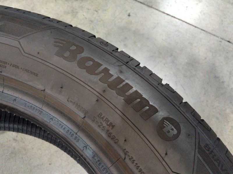 2 Gomme usate 235 55 17 Pneumatici Estivi BARUM 2 Gomme usate 235 55 17 Pneumatici Estivi BARUM