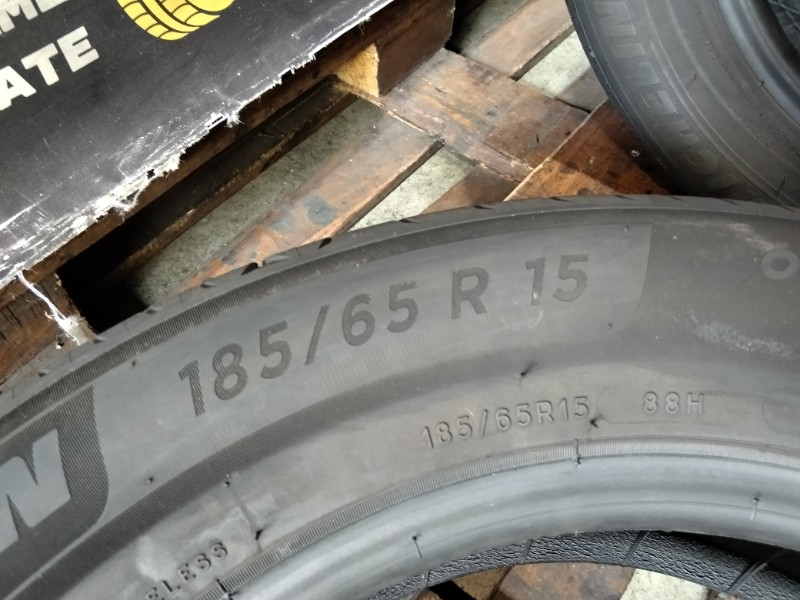 4 Gomme usate 185 65 15 Pneumatici Estivi MICHELIN 4 Gomme usate 185 65 15 Pneumatici Estivi MICHELIN
