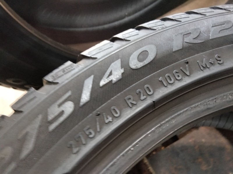 2 Gomme usate 245 45 20 e 2 Gomme usate 275 40 20 Pneumatici Invernali PIRELLI 2 Gomme usate 245 45 20 e 2 Gomme usate 275 40 20 Pneumatici Invernali PIRELLI