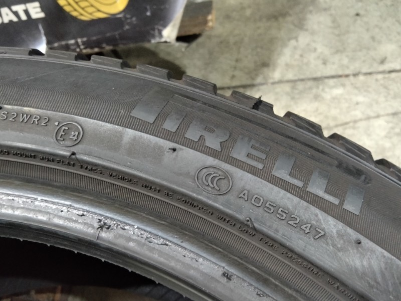 2 Gomme usate 245 45 20 e 2 Gomme usate 275 40 20 Pneumatici Invernali PIRELLI 2 Gomme usate 245 45 20 e 2 Gomme usate 275 40 20 Pneumatici Invernali PIRELLI