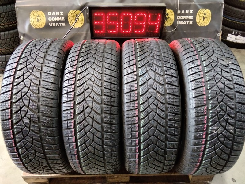 4 Gomme usate 235 55 18 Pneumatici Invernali GOODYEAR 4 Gomme usate 235 55 18 Pneumatici Invernali GOODYEAR