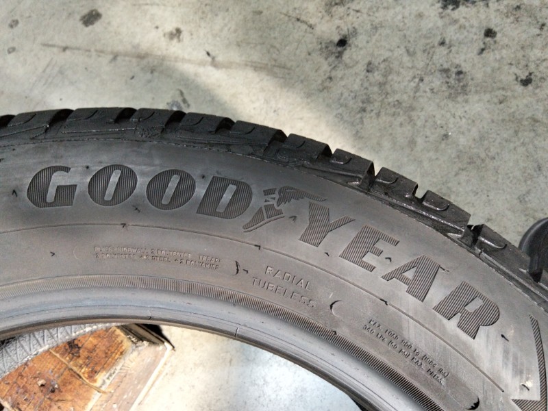 4 Gomme usate 235 55 18 Pneumatici Invernali GOODYEAR 4 Gomme usate 235 55 18 Pneumatici Invernali GOODYEAR