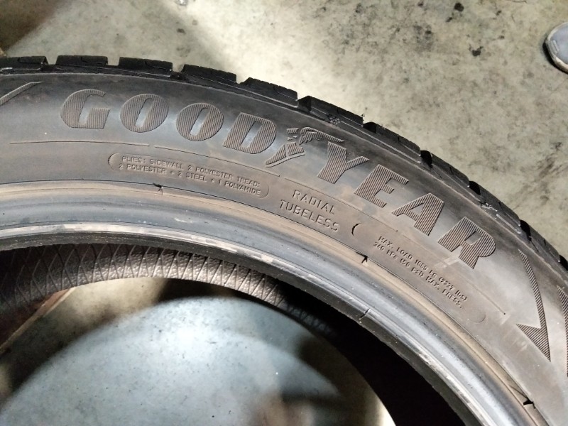 4 Gomme usate 275 45 21 Pneumatici Invernali GOODYEAR 4 Gomme usate 275 45 21 Pneumatici Invernali GOODYEAR