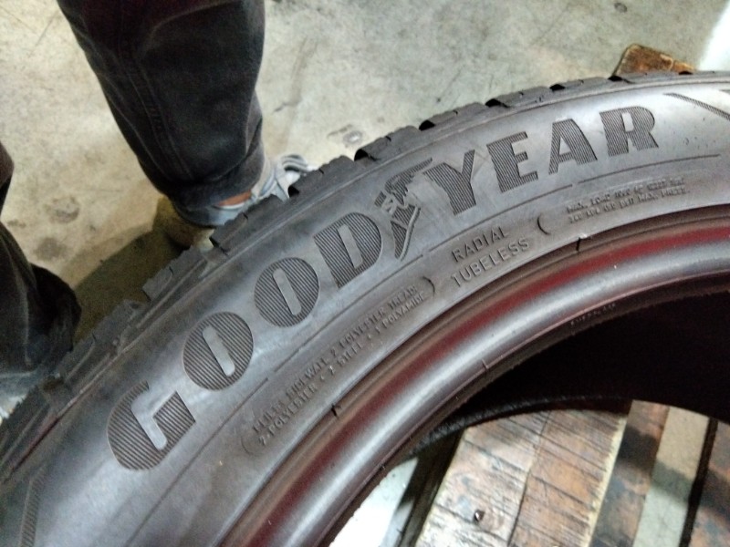 4 Gomme usate 275 45 21 Pneumatici Invernali GOODYEAR 4 Gomme usate 275 45 21 Pneumatici Invernali GOODYEAR