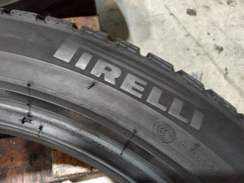 4 Gomme usate 235 45 19 Pneumatici Invernali PIRELLI 4 Gomme usate 235 45 19 Pneumatici Invernali PIRELLI