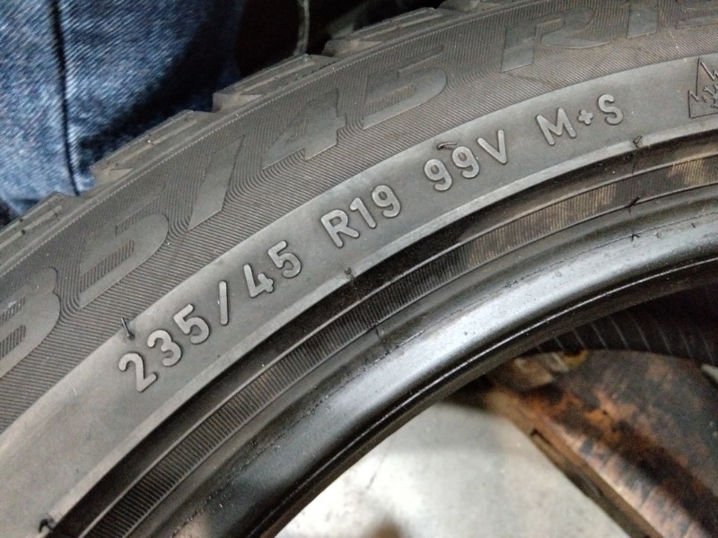 4 Gomme usate 235 45 19 Pneumatici Invernali PIRELLI 4 Gomme usate 235 45 19 Pneumatici Invernali PIRELLI