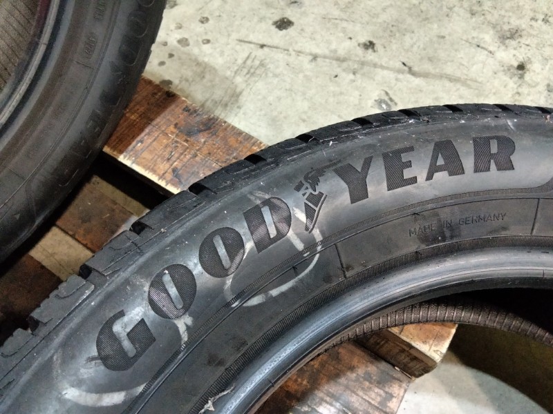 4 Gomme usate 215 60 17 Pneumatici Invernali GOODYEAR 4 Gomme usate 215 60 17 Pneumatici Invernali GOODYEAR