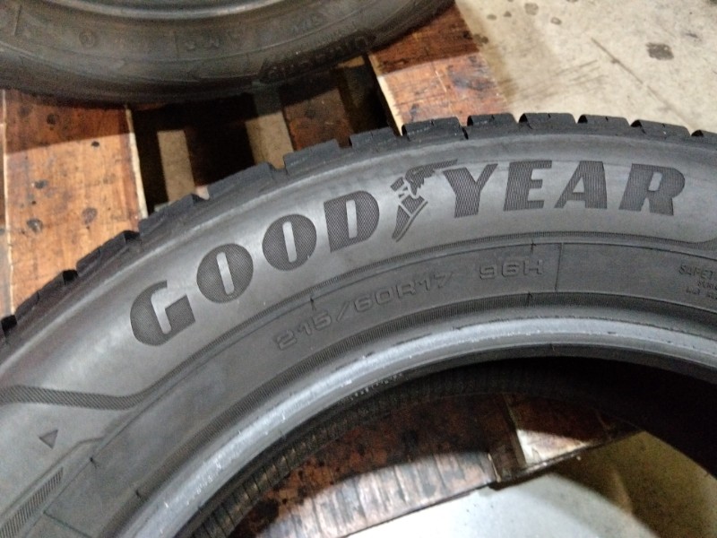 4 Gomme usate 215 60 17 Pneumatici Invernali GOODYEAR 4 Gomme usate 215 60 17 Pneumatici Invernali GOODYEAR