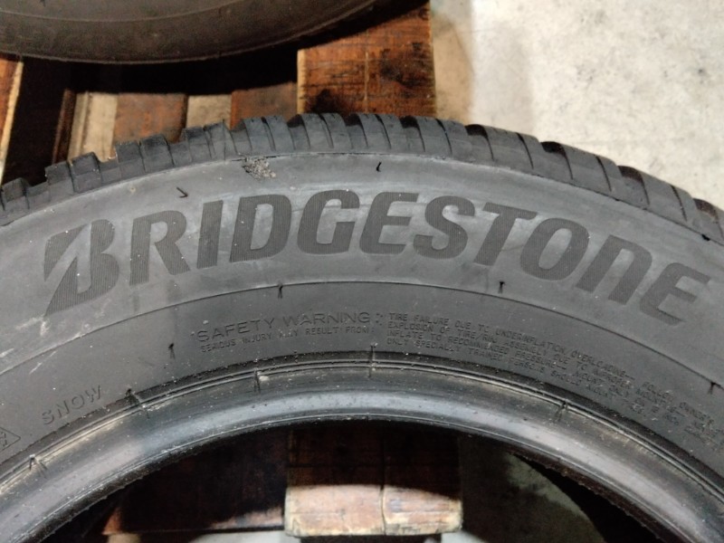 4 Gomme usate 215 65 16 Pneumatici Invernali BRIDGESTONE 4 Gomme usate 215 65 16 Pneumatici Invernali BRIDGESTONE