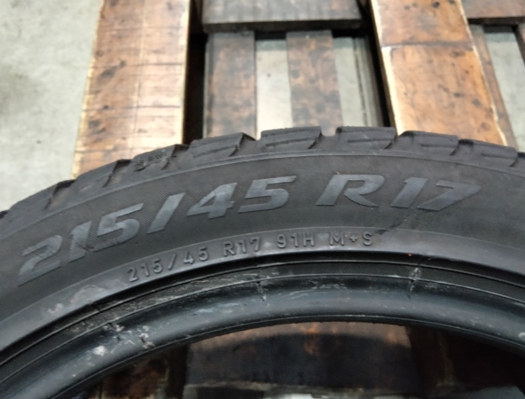 4 Gomme usate 215 45 17 Pneumatici Invernali PIRELLI 4 Gomme usate 215 45 17 Pneumatici Invernali PIRELLI