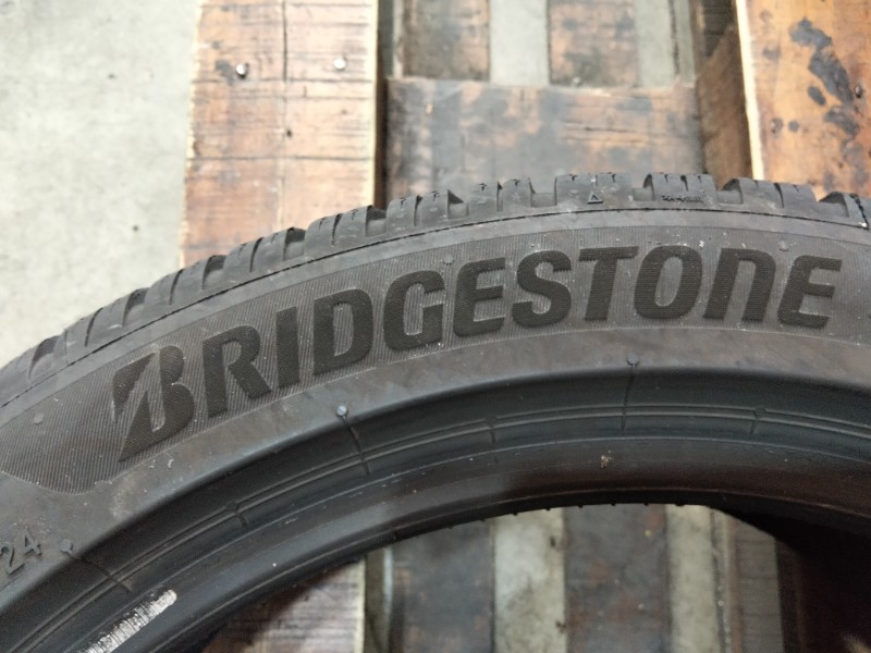 2 Gomme usate 225 45 17 Pneumatici Invernali BRIDGESTONE 2 Gomme usate 225 45 17 Pneumatici Invernali BRIDGESTONE